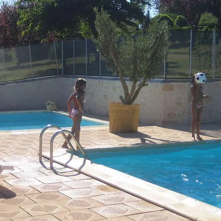 Alojamento de Acomodação e Pequeno-almoço D'hotes Domaine Le Castagne 3*