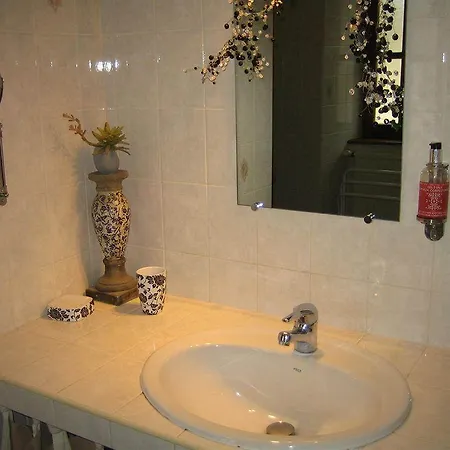 D'hotes Domaine Le Castagne Alojamento de Acomodação e Pequeno-almoço 3*