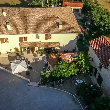 D'hôtes Domaine Le Castagné 3* Auch