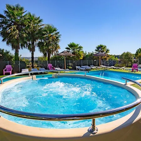 D'hotes Domaine Le Castagne Alojamento de Acomodação e Pequeno-almoço Auch