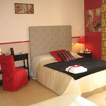D'hotes Domaine Le Castagne Bed & Breakfast 3*